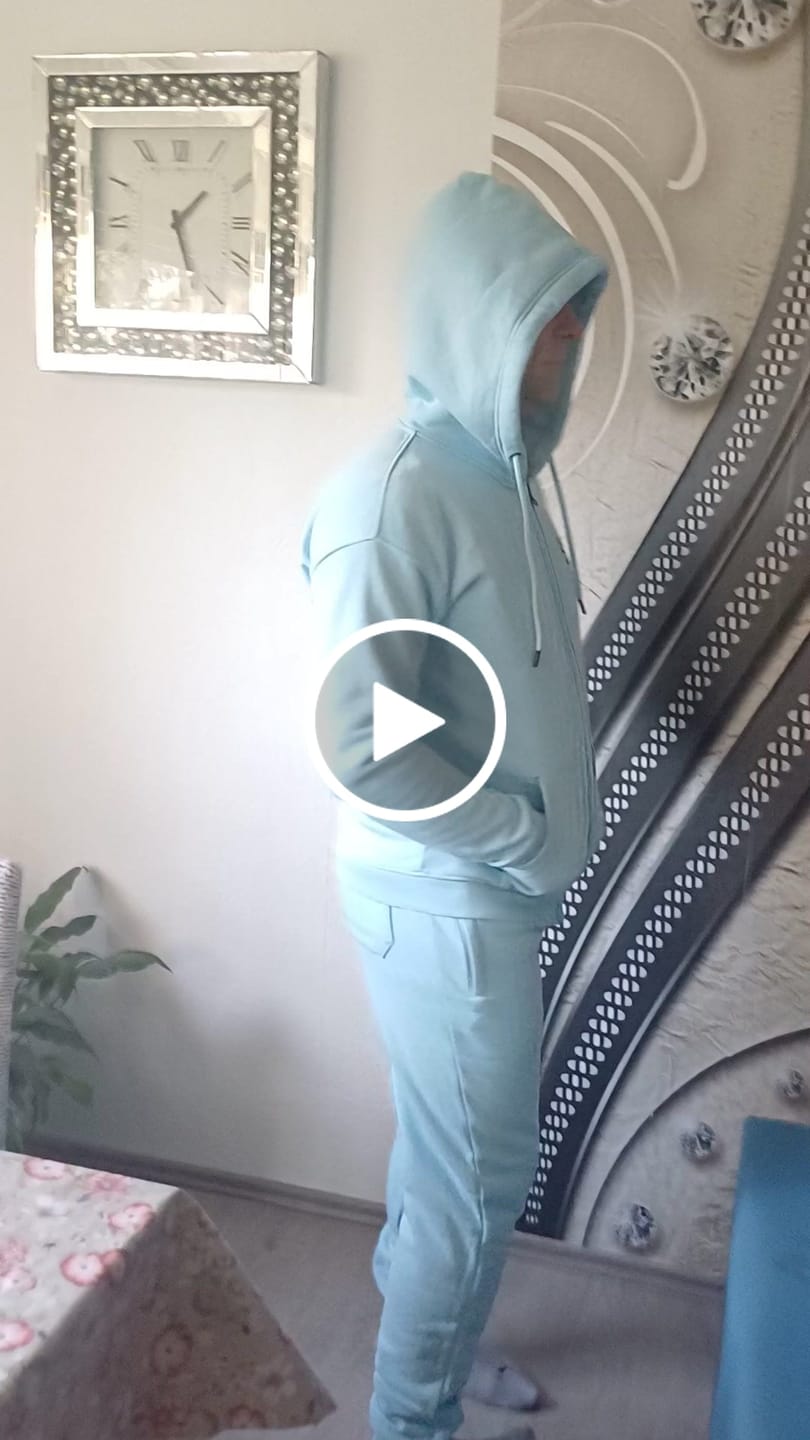 Customer video review of Lifestyle Herren Jogginghose babyblau mit Stickerei by SAEBIS®