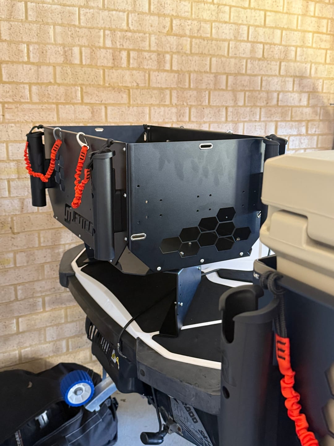 Customer photo review of JET TECH ADVENTURE FISH BOX