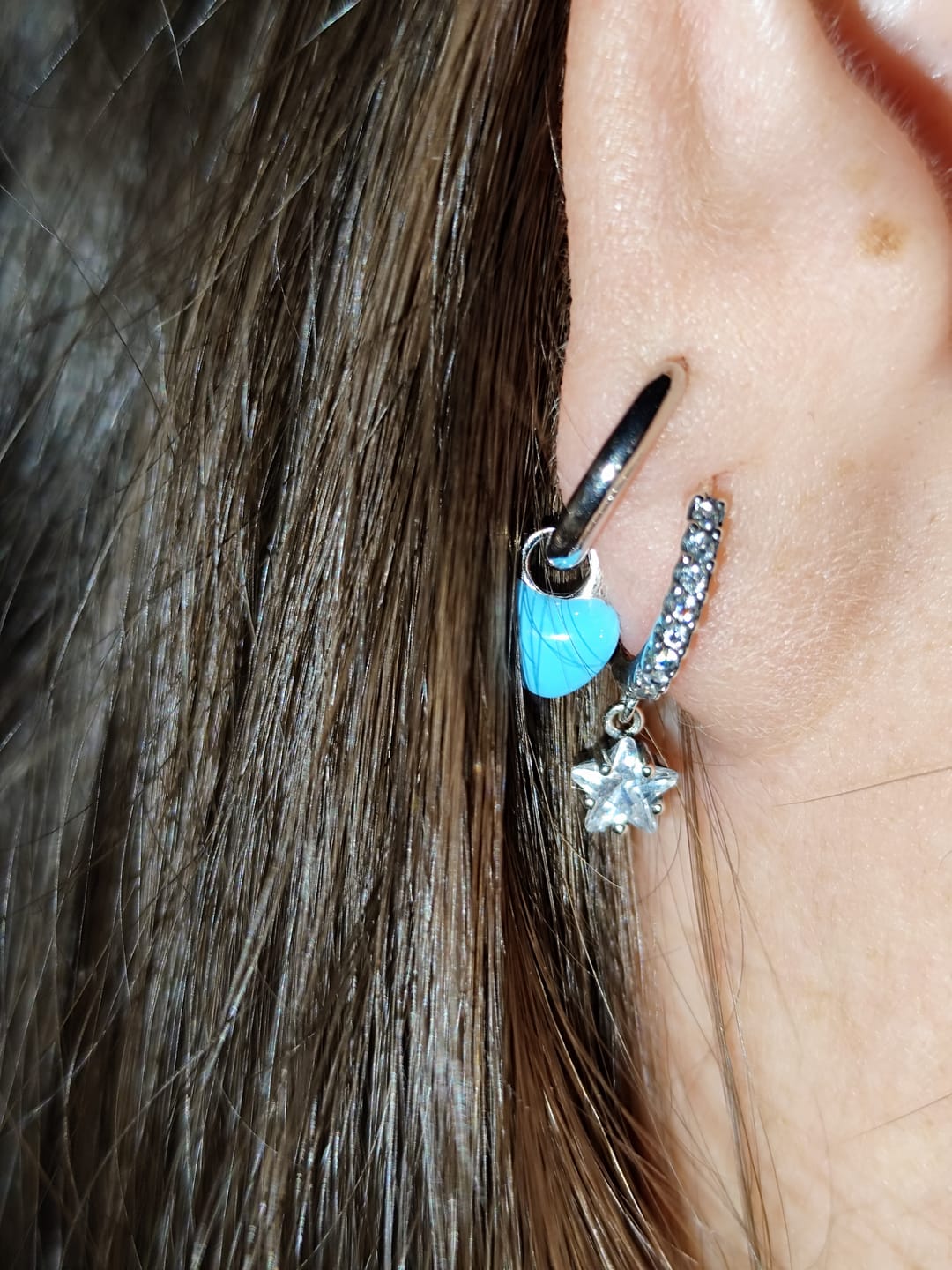 Customer photo review of Pendientes Aros Corazón