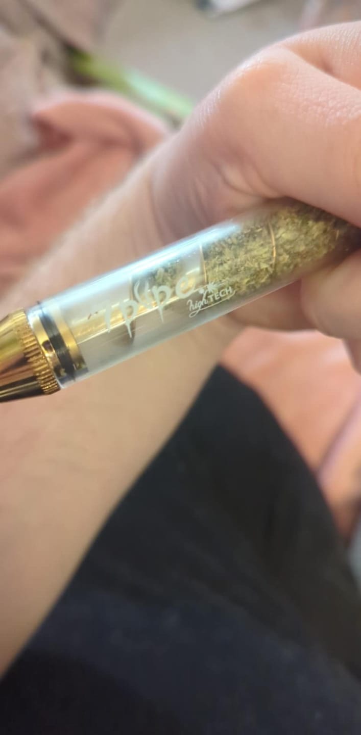 Customer photo review of Twisty Glass Blunt Original