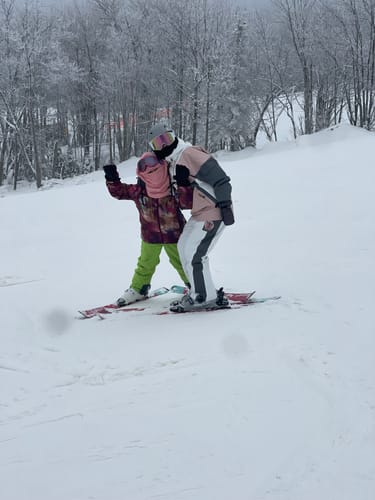 Customer photo review of Gsou Snow Women's Reflective Snowboarding Suits