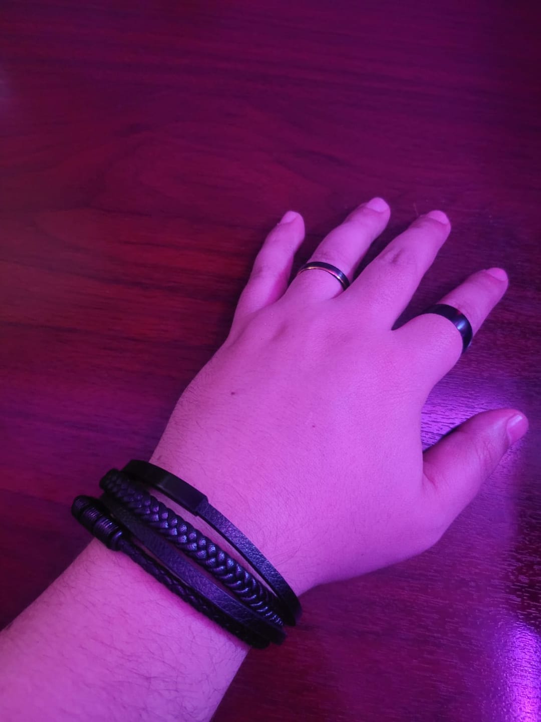 Customer photo review of Pulsera Sequel - Piel Natural