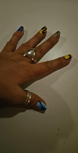 Customer photo review of Siva Nail, Summer Juice, Vibrant Ombre, Handmade Press on Nails