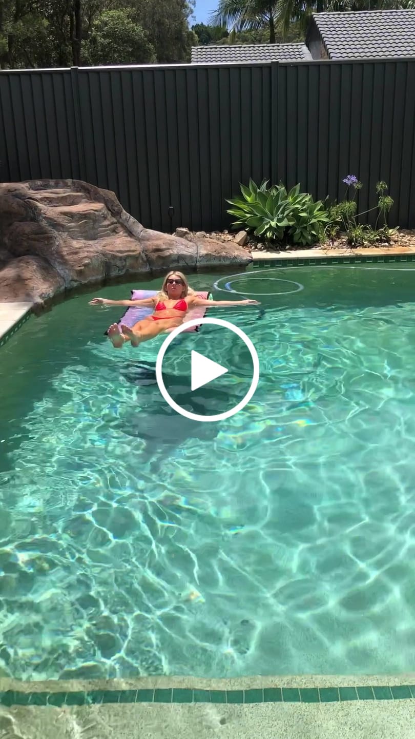 Customer video review of Water Hammock - with attachable waterproof phone sleeve and inflatable drink holder GI.