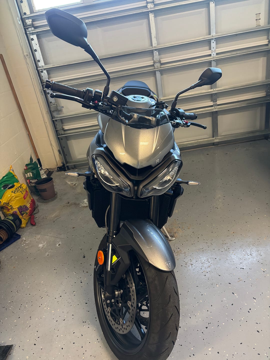 Customer photo review of Brogue Turn Signal Resistor Kit (Pre-wired with OEM Triumph Connectors)