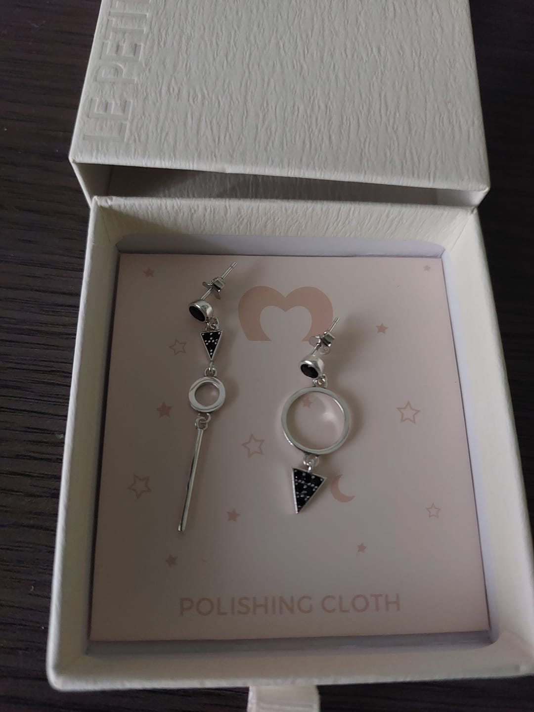 Customer photo review of Pendientes Espinela Negra