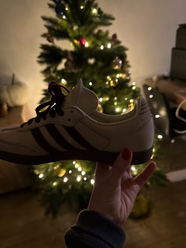 Customer photo review of Adidas Samba OG Wonder White Maroon