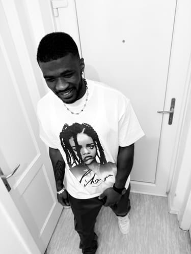 Customer photo review of RIHANNA TEE