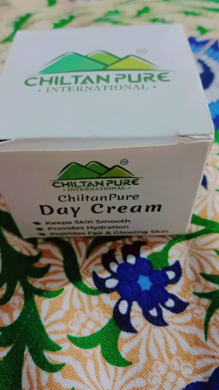 Customer photo review of Day Cream – Promotes Blood Circulation , Reduces Aging Signs & Removes Sun Tan 50ml
