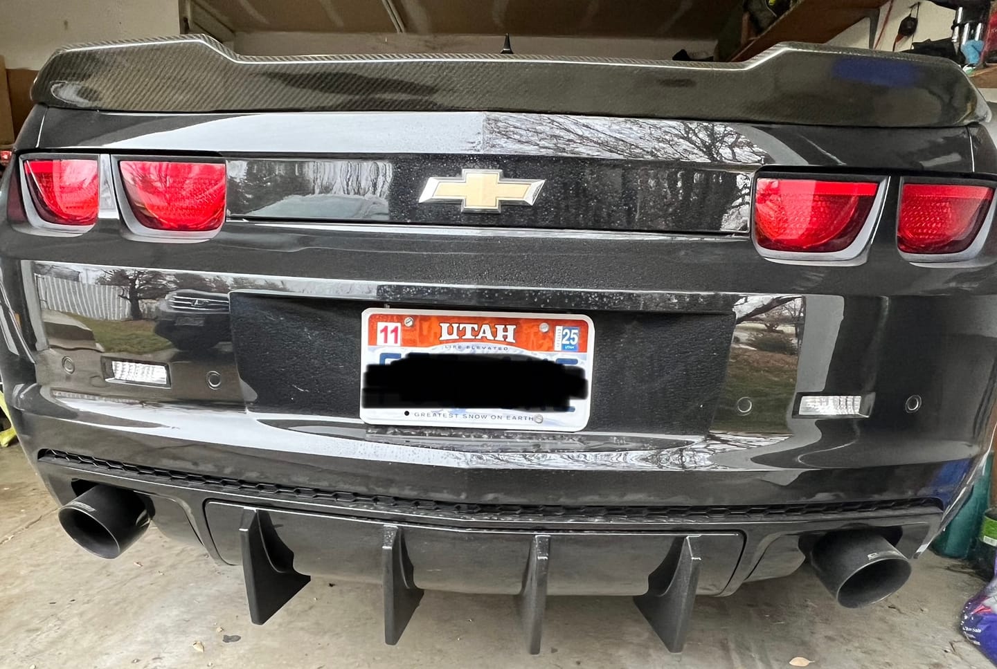 Customer photo review of 2010-2013 Chevy Camaro Evo Style Shark Fins Rear Diffuser Quad/Single Tips