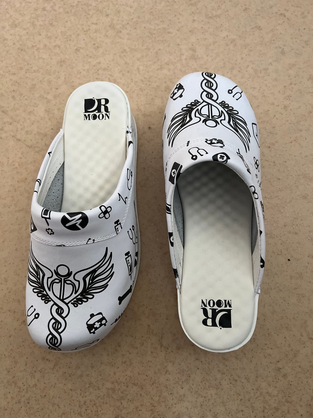 Customer photo review of Saboti Medicali Ortopedici, Albi cu Imprimeu, Femei - Model Airmax Medicina