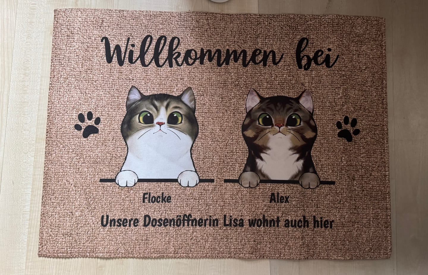 Customer photo review of Willkommen bei neugierigen Katzen - Individuelle Fußmatte