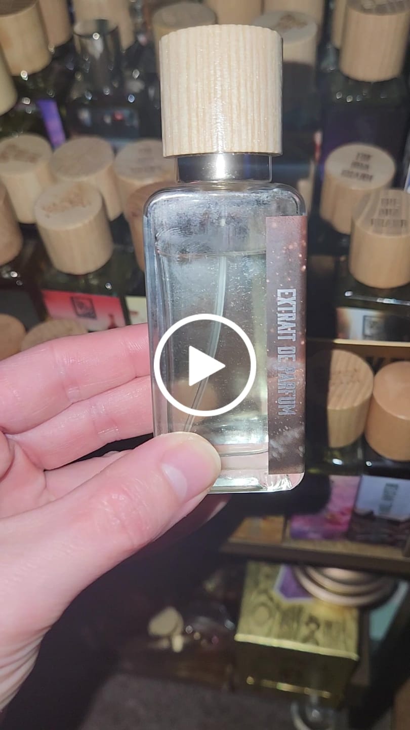 Customer video review of Silky Veil Of Santal 36