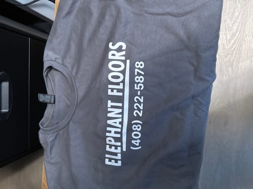 Customer photo review of (100 Pieces) Gildan Softstyle® 64000 T-Shirt Package