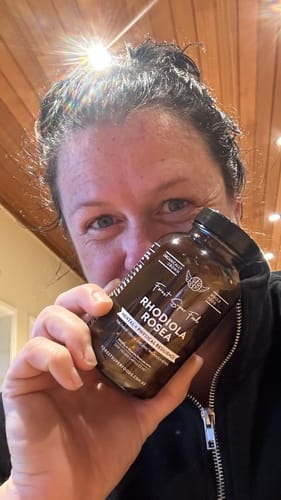 Customer photo review of Whole Rhodiola Rosea
