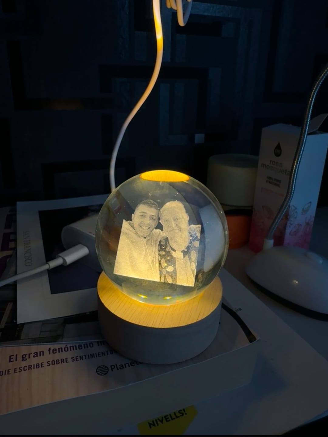 Customer photo review of Esfera de cristal Personalizable