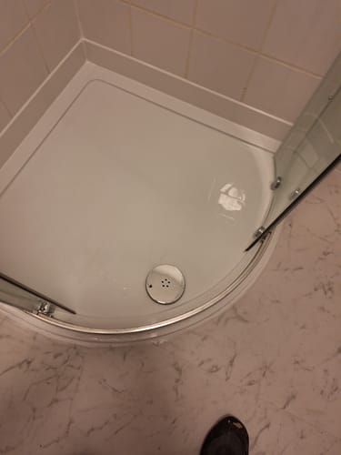 Customer photo review of 900 X 900 Quadrant Stone Shower Tray