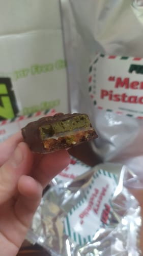 Customer photo review of Merry Pistachio