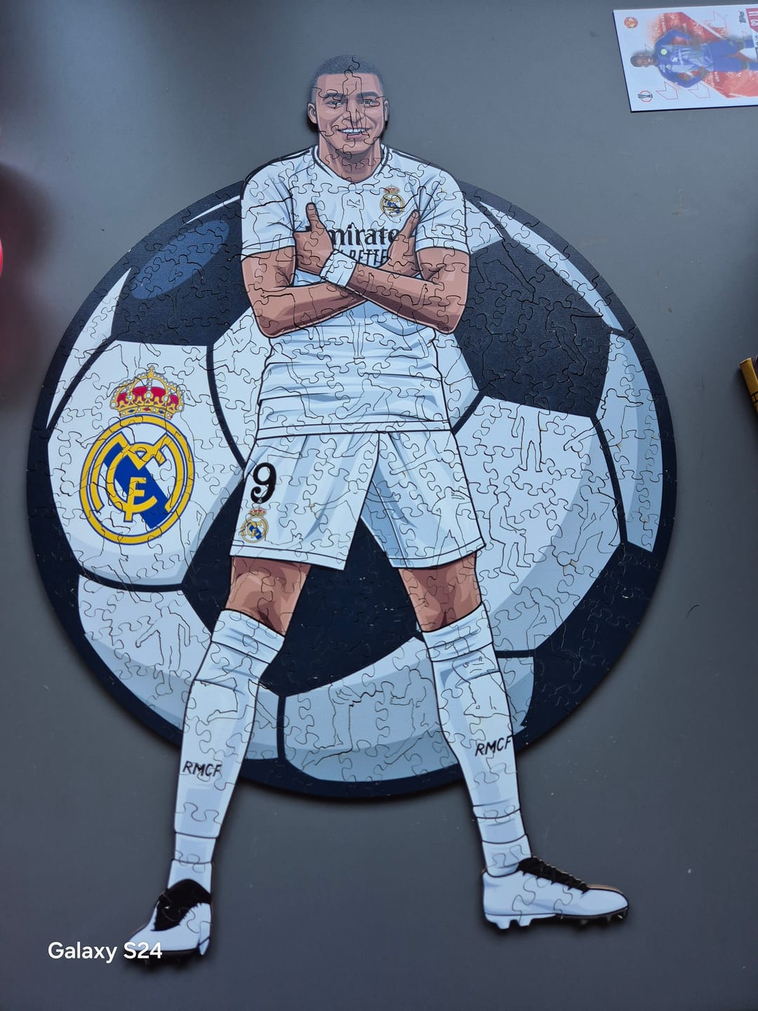 Customer photo review of Kylian Mbappé - Holzpuzzle