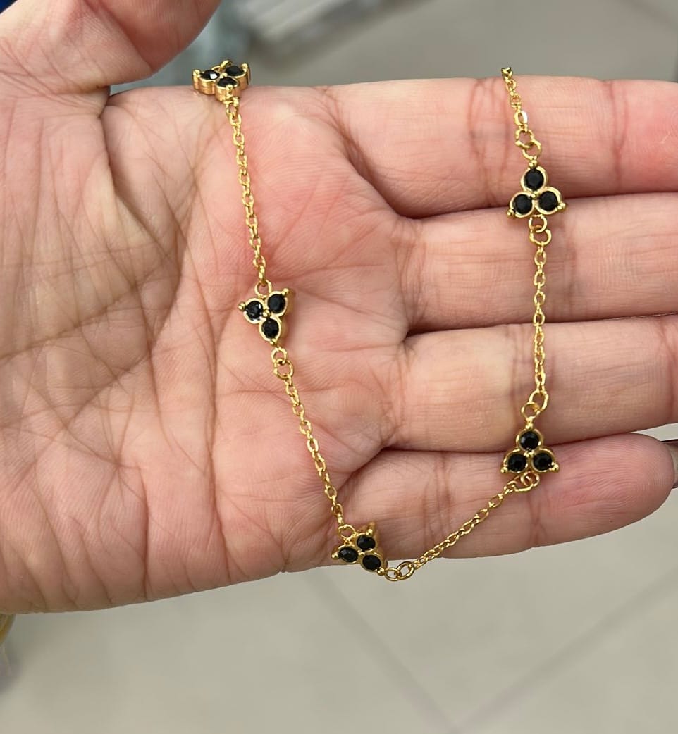 Customer photo review of Black Clover Bracelet (Gold)