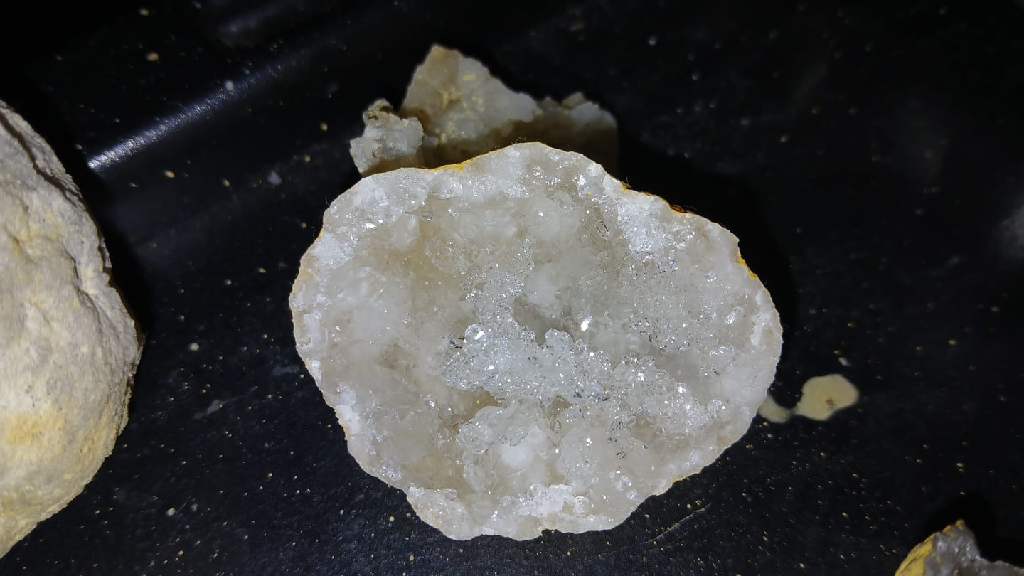 Customer photo review of Bucket of Geodes - Gallon