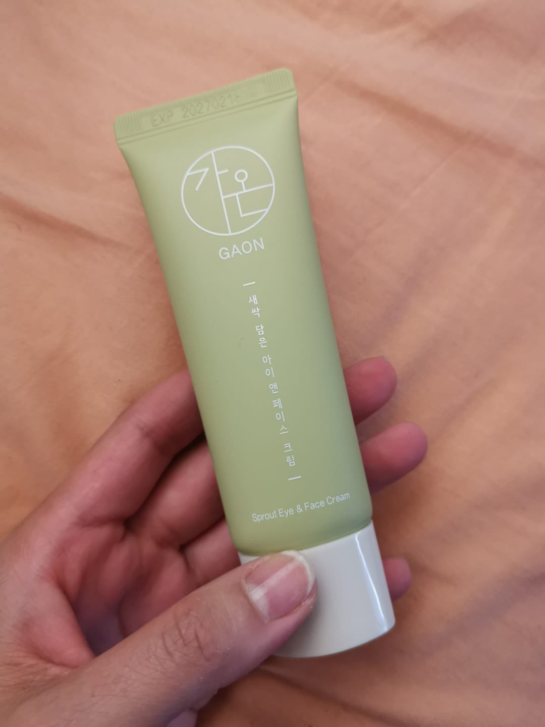 Customer photo review of Crema  Antioxidante y Contorno de Ojos Vegana Gaon 50ml