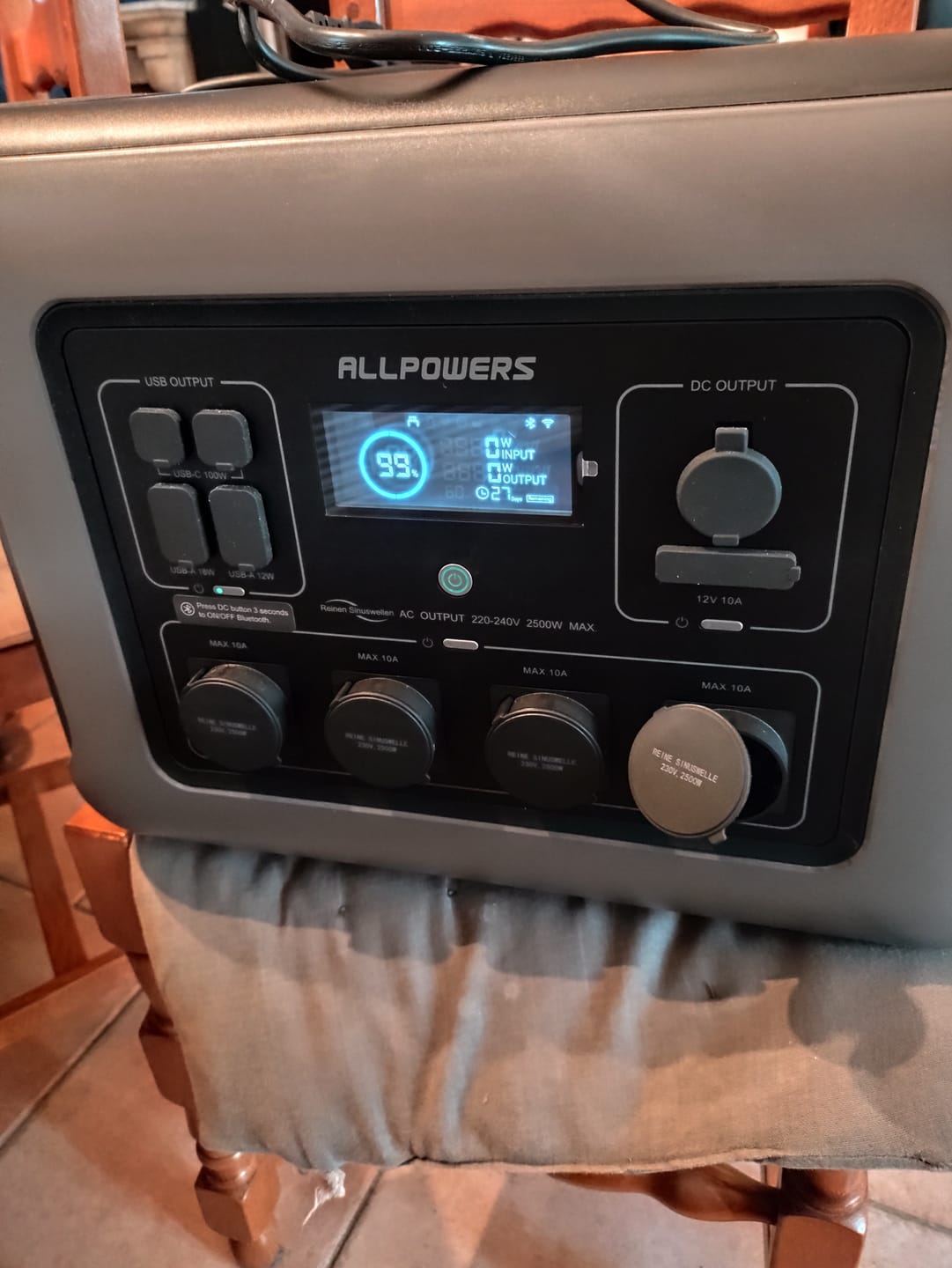 Customer photo review of ALLPOWER Générateur Solaire 2500W (R2500 + SP027 Panneau Solaire 100W)