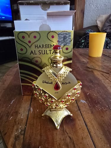 Reseña con foto de un cliente sobre Perfume Unisex Khadlaj Hareem Al Sultan Gold 35ml Aceite