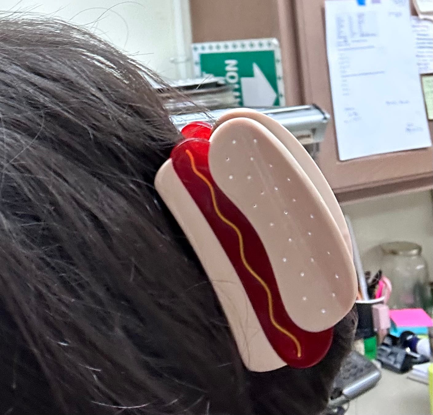 Customer photo review of Midi Hot Dog Hair Claw Clip