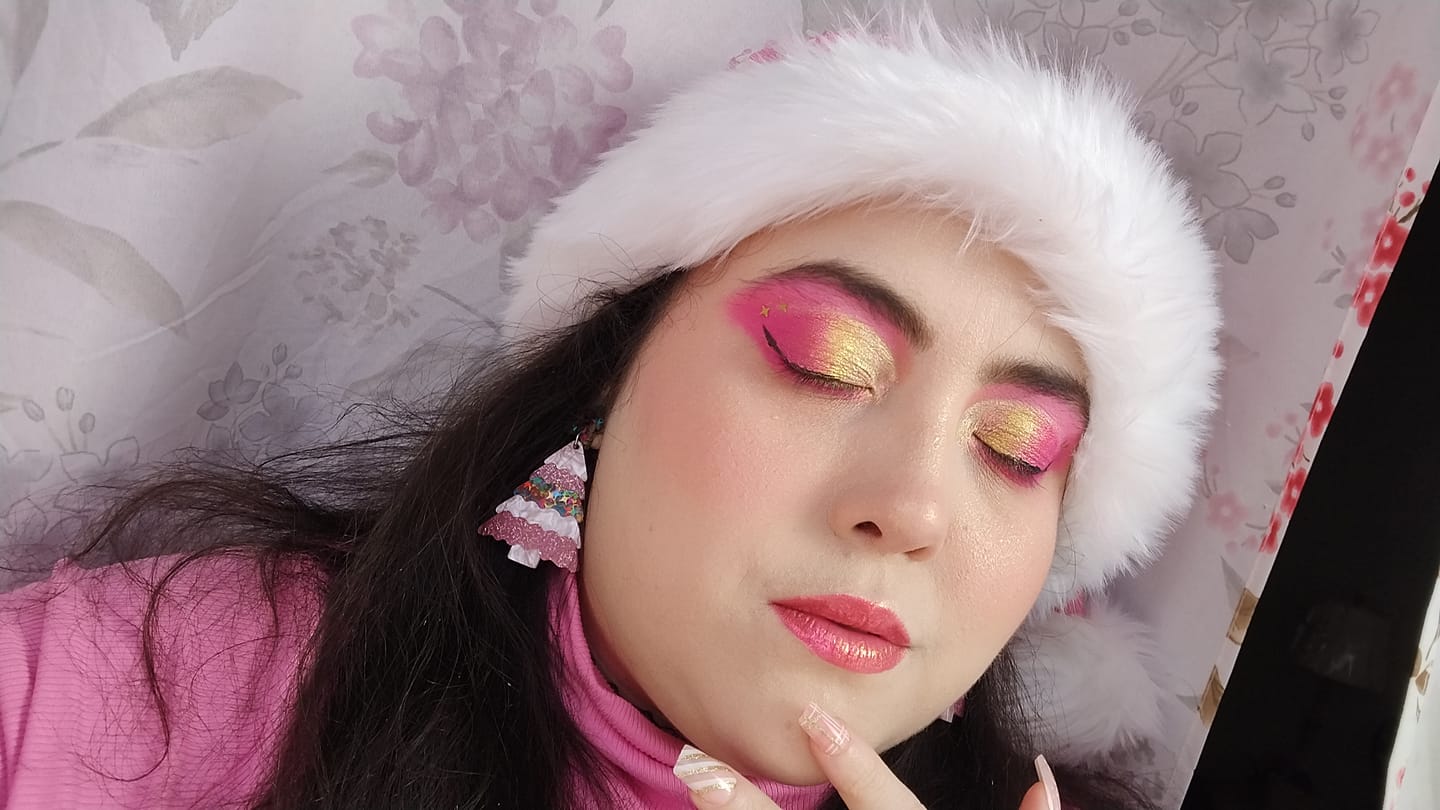 Customer photo review of Chrome Prism Lipgloss - Candy Pop