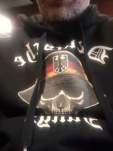 Customer photo review of Deutsche Jungs  Premium Hoodie