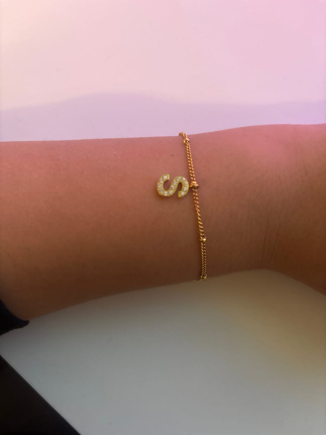 Customer photo review of Dots Letter Armband | 18K vergoldet