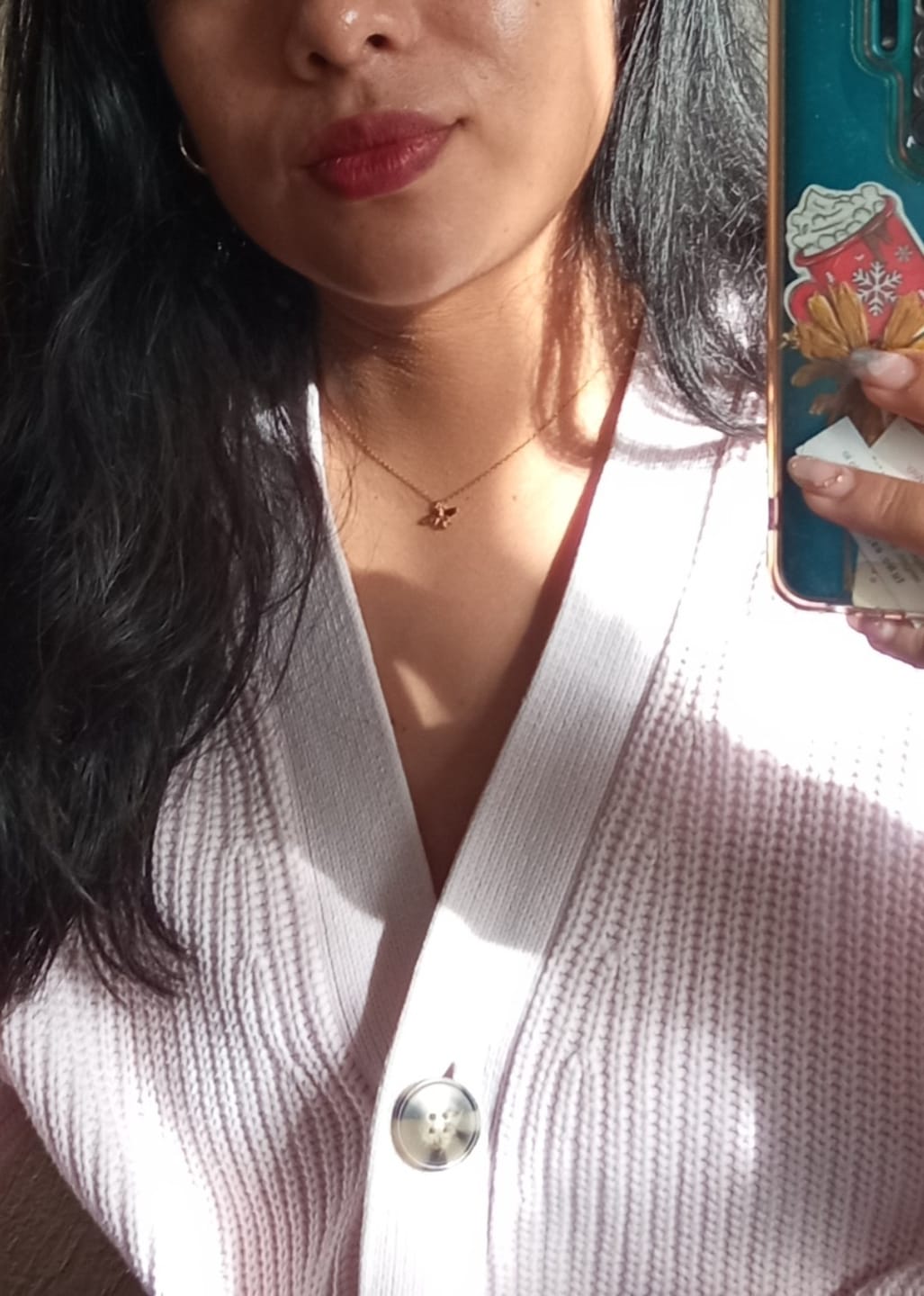 Customer photo review of Collar Queen Bee