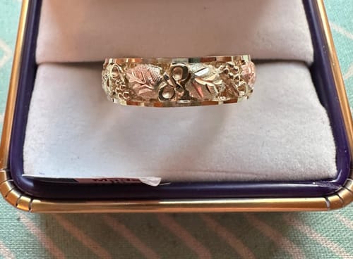 Customer photo review of Foliage Wedding II - Black Hills Gold Ladies Ring
