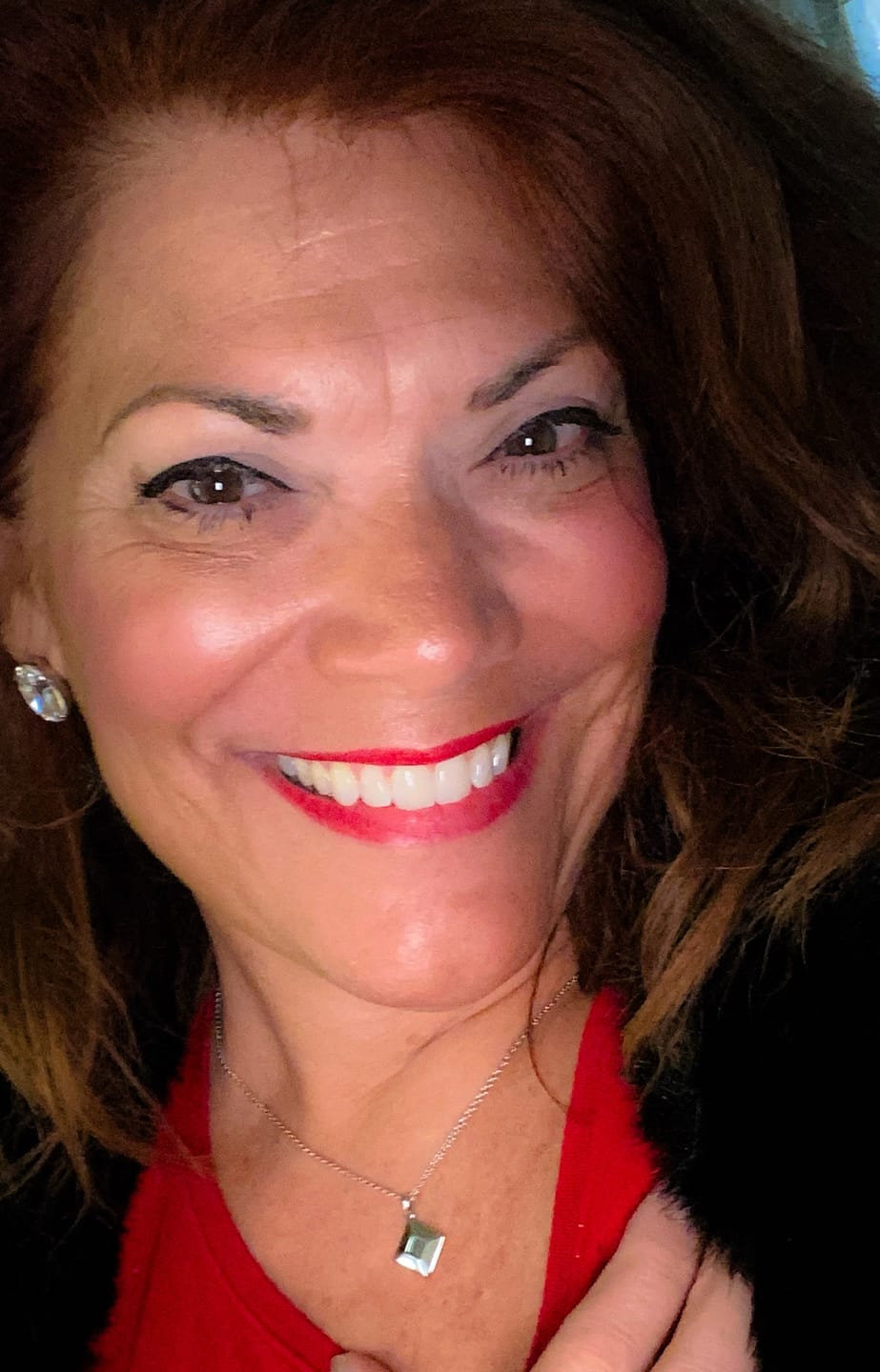 Customer photo review of Classic TANAOR Necklace