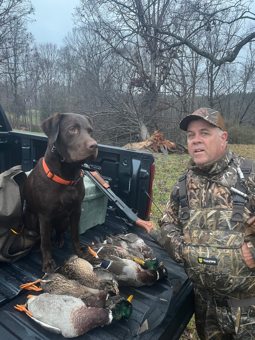 Customer photo review of Seeker Insulated Duck Waterfowl Hunting 800 Gram 3M Thinsulate Neoprene Chest Waders