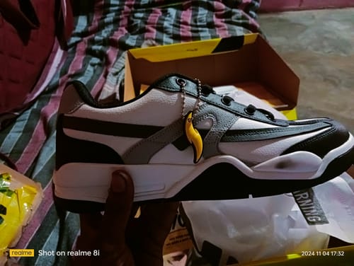 Customer photo review of CRUZ Graphite Black Men's casual sneaker