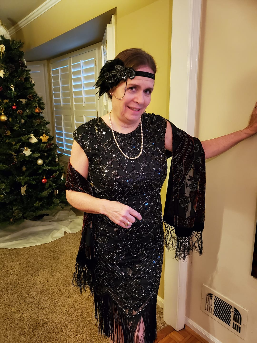 Customer photo review of 1920s Black Swirl Flapper Headpiece