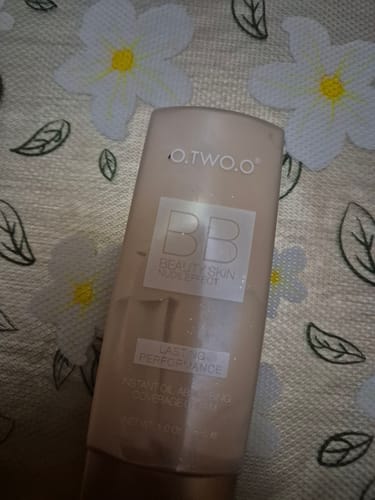 Customer photo review of O.TWO.O BEAUTY SKIN NUDE EFFECT BB CREAM