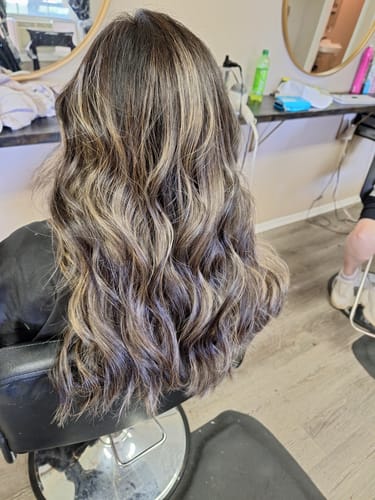 Customer photo review of Full Shine Best Virgin Flat Silk Weft Sew In Human Hair Extensions Balayage Highlights (#4/27/4)