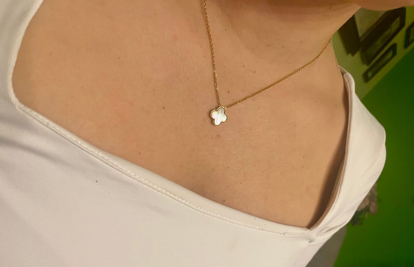 Customer photo review of Clover Perlmutt Kette | 18K vergoldet