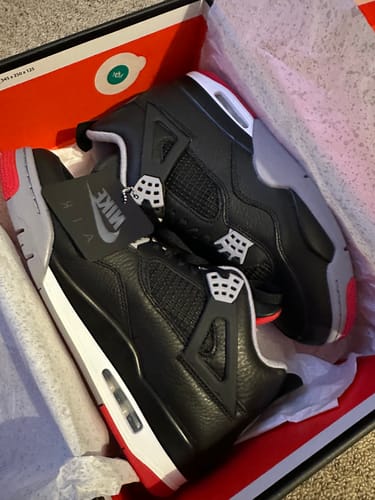 Customer photo review of Jordan 4 Retro Bred Reimagined