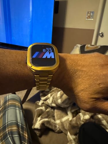 Customer photo review of Elegance Pro: Stainless Steel Case Apple Watch Band