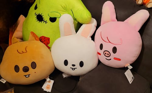 Customer photo review of STRAY KIDS - dominATE SEOUL WORLD TOUR OFFICIAL MD SKZOO CUSHION BABY VER.