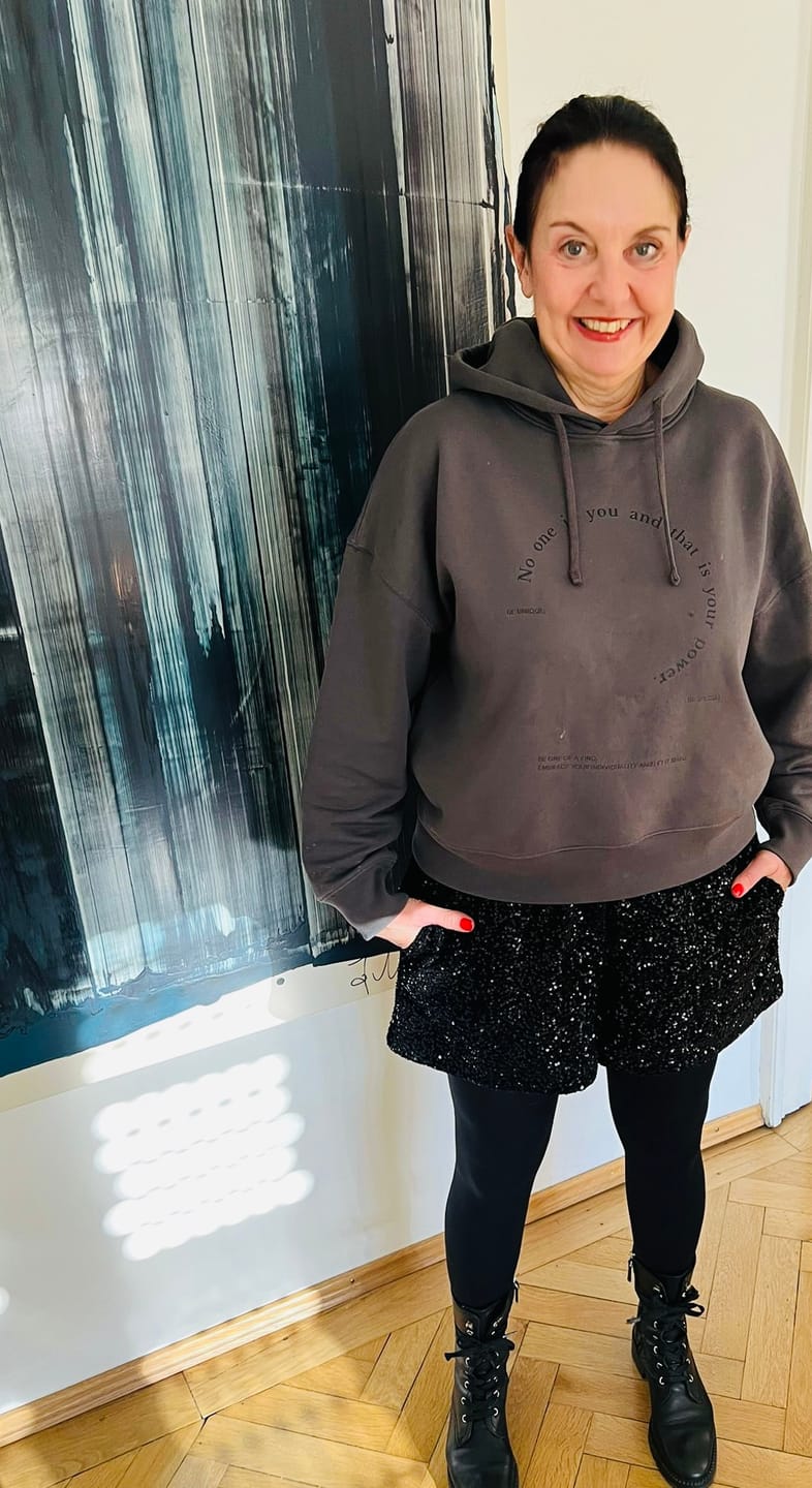 Customer photo review of Boxcut Hoodie short "NO ONE IS YOU AND THAT IS YOUR POWER"