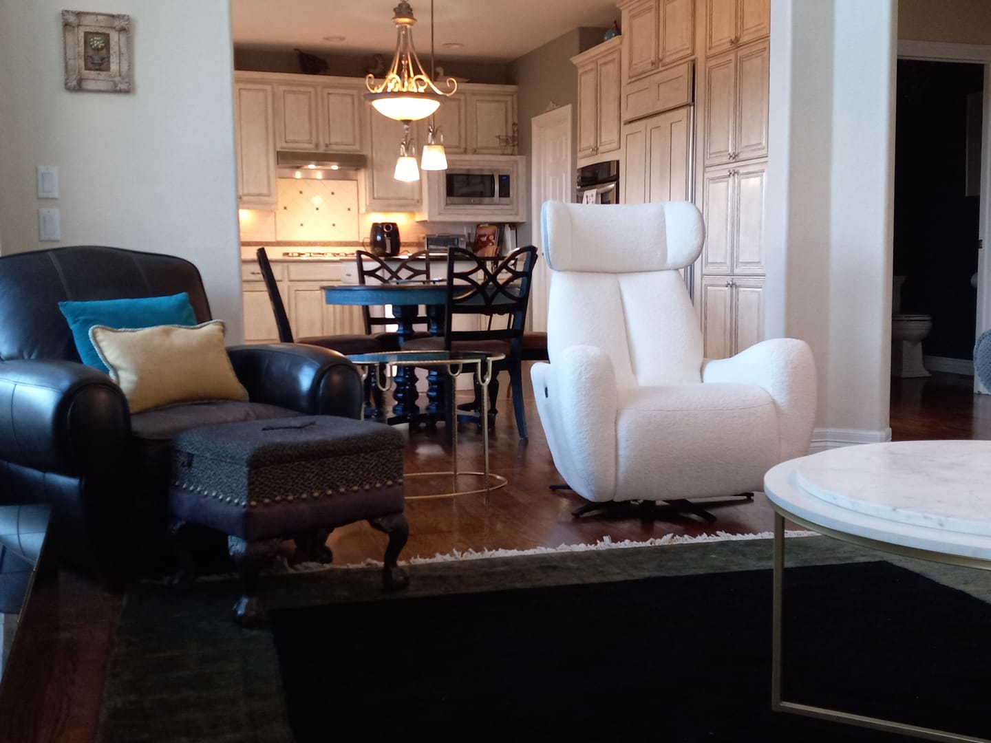 Customer photo review of SwanSing Swivel Power Zero Gravity Recliner Chair