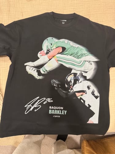 Customer photo review of SAQUON REVERSE HURDLE TEE