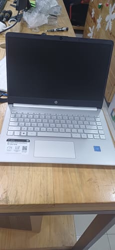 Customer photo review of Laptop HP 14" Intel Celeron N4120 Memoria Ram 4GB Disco 128GB eMMC Wind 11 Natural Silver