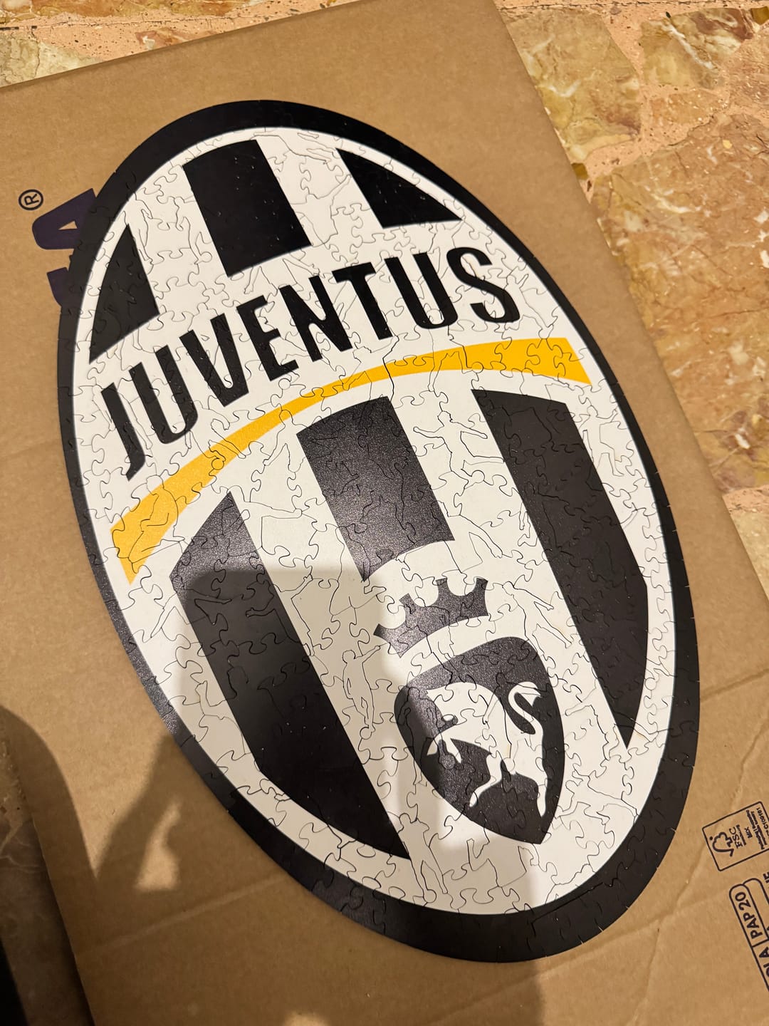 Customer photo review of Retro Logo Juventus® - Puzzle di Legno