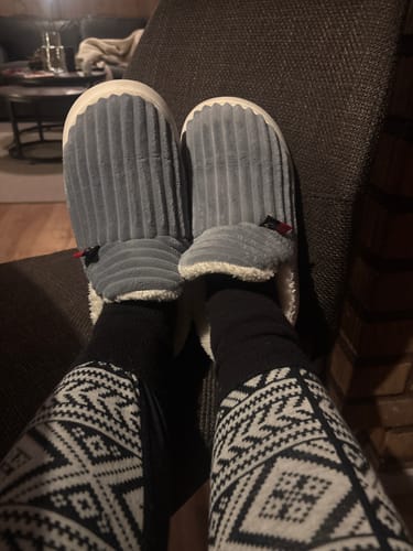 Customer photo review of HappyFlops Cozy